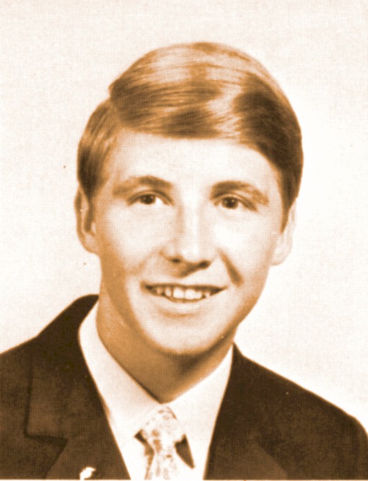 Click for full-sized image of Alberto Valle