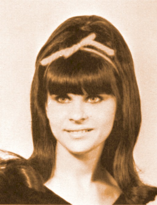 Click for full-sized image of Linda Wollard
